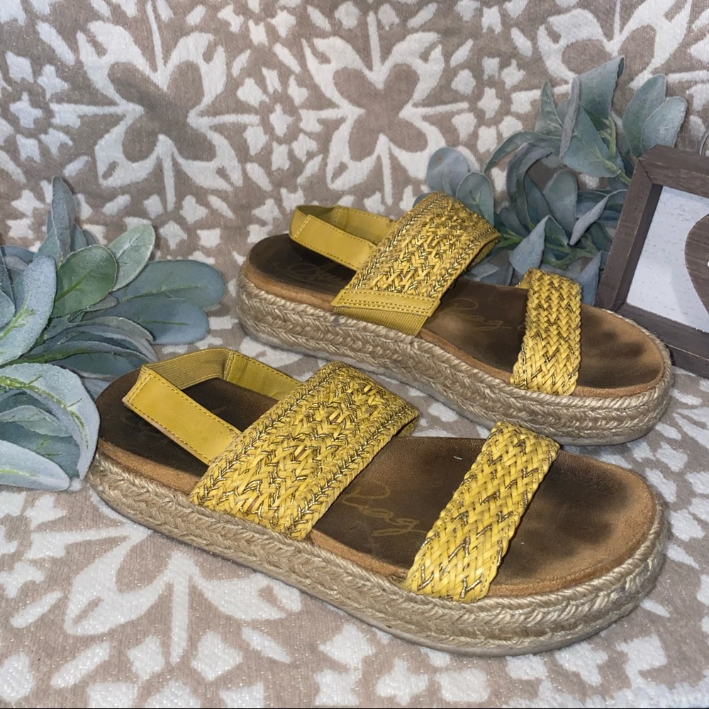 Yellow little platform sandals - Picture 2 of 3